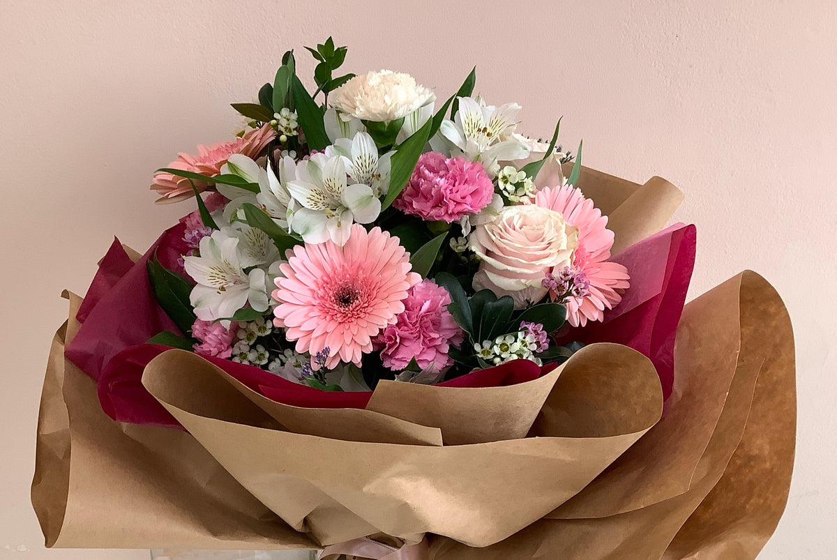 Gerbera Delight Royal Flowers and Gallery