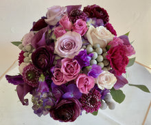 Załaduj obraz do przeglądarki galerii, Euphoric Garden Bouquets