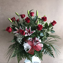 Load image into Gallery viewer, Roses Lilita Basket
