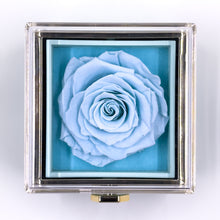 Załaduj obraz do przeglądarki galerii, Rotating Jewelry Box with Heart Necklace and Preserved Rose
