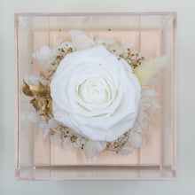 Załaduj obraz do przeglądarki galerii, Preserved Rose Jewelry Box

