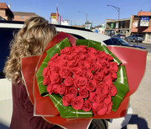 Load image into Gallery viewer, 50 Long Stem Red Roses With Ti Leaves
