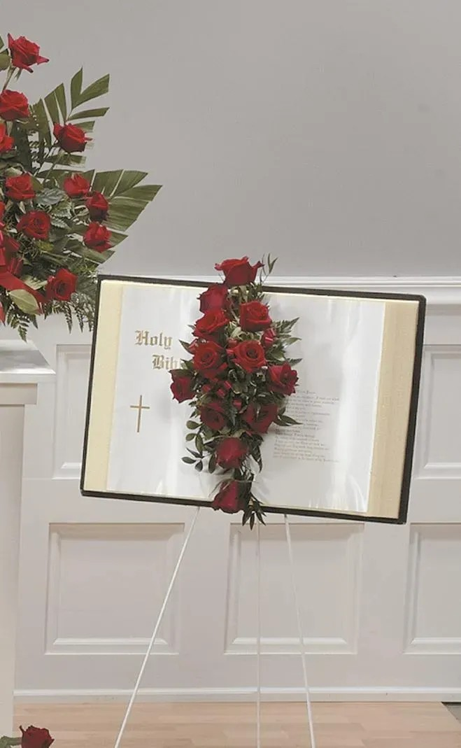 Red Rose Standing Bible CTT19-13