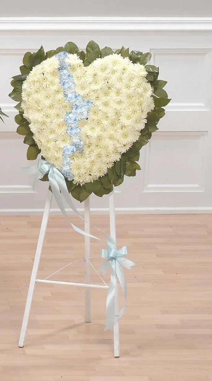 Broken Heart Standing Spray CTT53-12