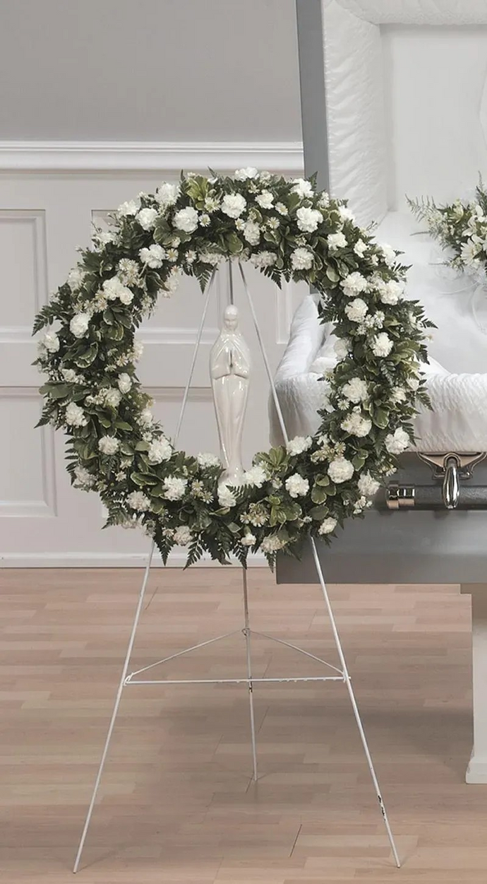 Madonna Statue Wreath CTT10-11