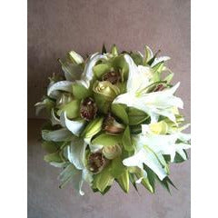 white Lilly Burst Bouquet